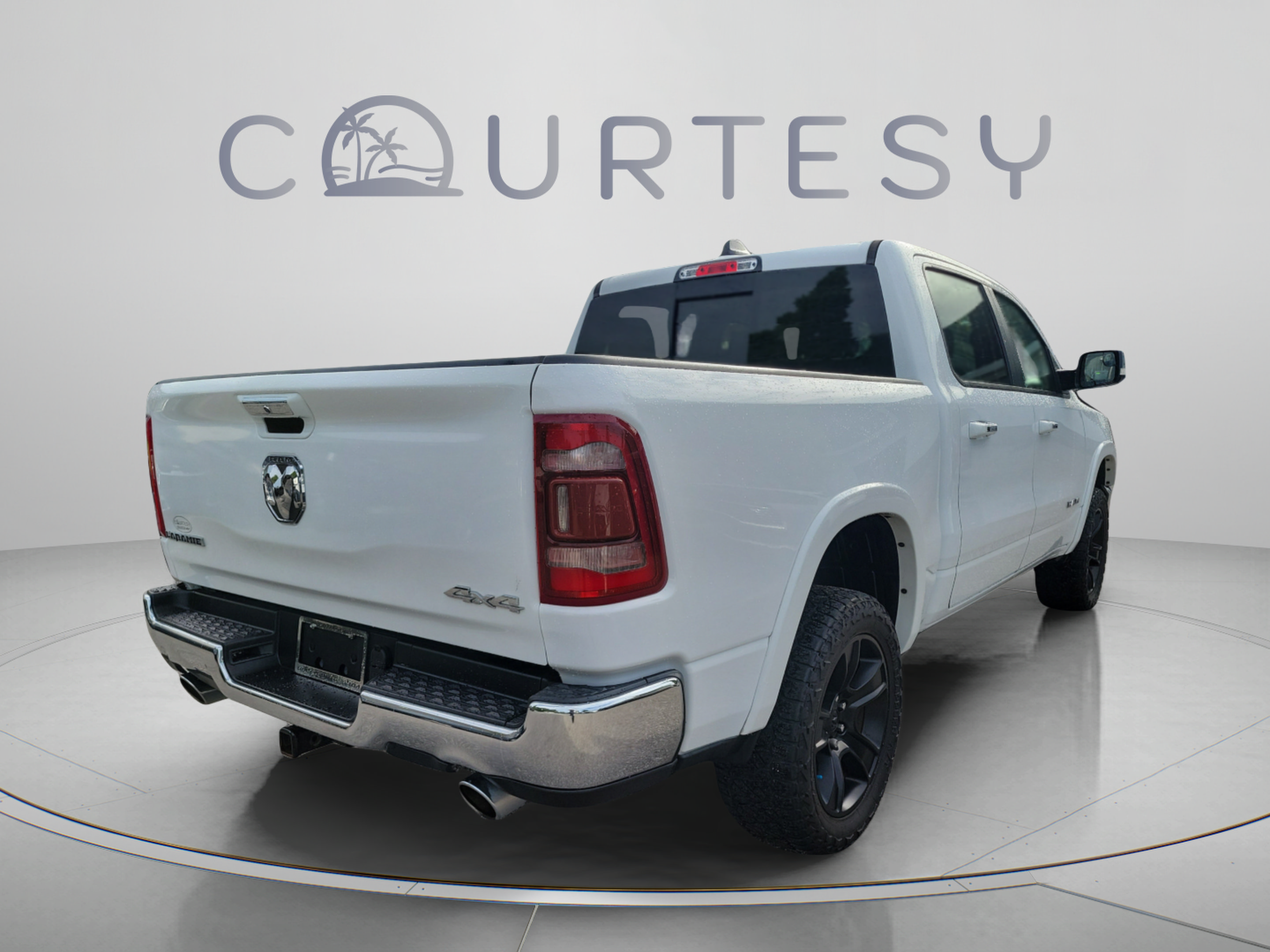 Certified 2022 RAM 1500 Laramie AWD/4WD image 3