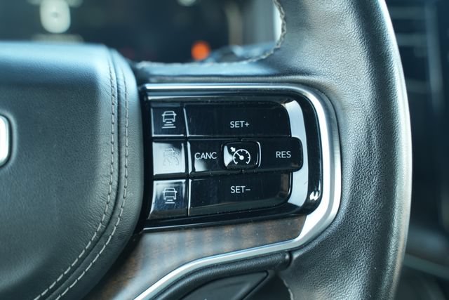 Used 2023 Jeep Grand Wagoneer Series II AWD/4WD image 35