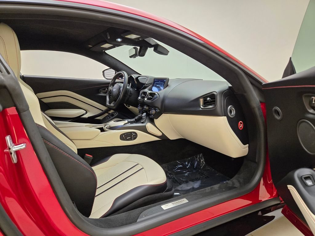 Used 2023 Aston Martin V8 Vantage Coupe RWD image 20