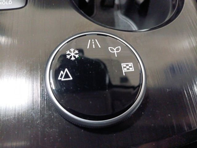 Certified 2023 Nissan Rogue SL w/ SL Premium Package image 17