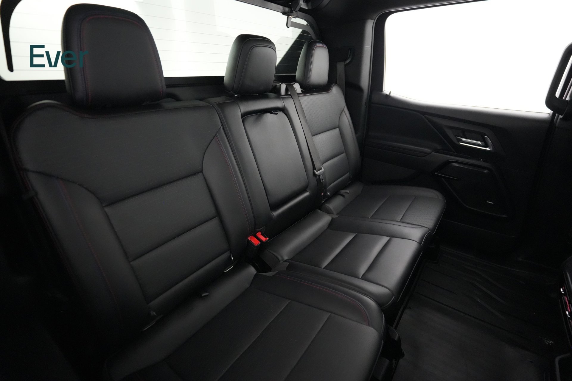 Used 2024 Chevrolet Silverado EV RST AWD/4WD image 5