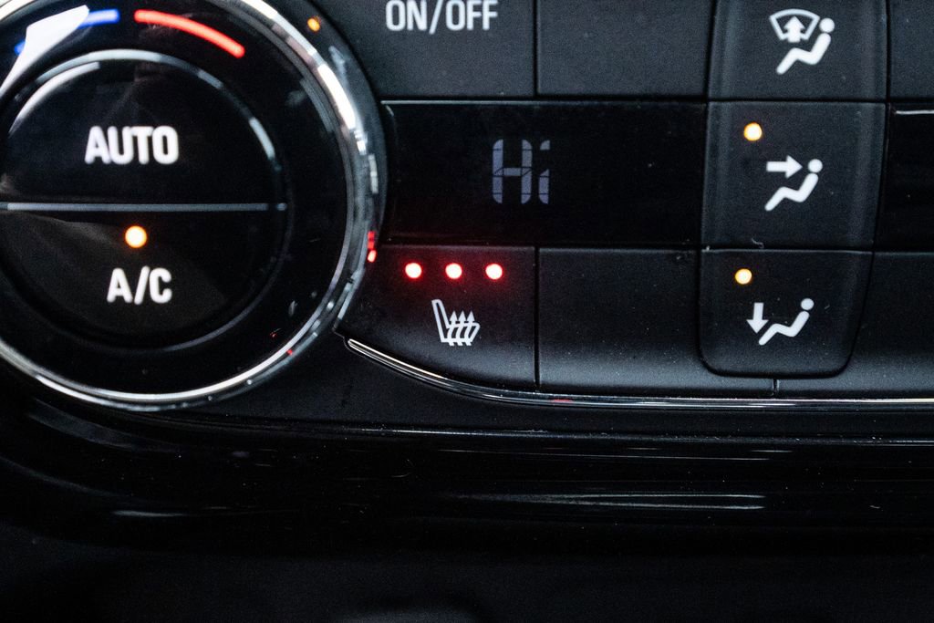 Used 2025 Chevrolet Trax ACTIV w/ Driver Confidence Package image 28