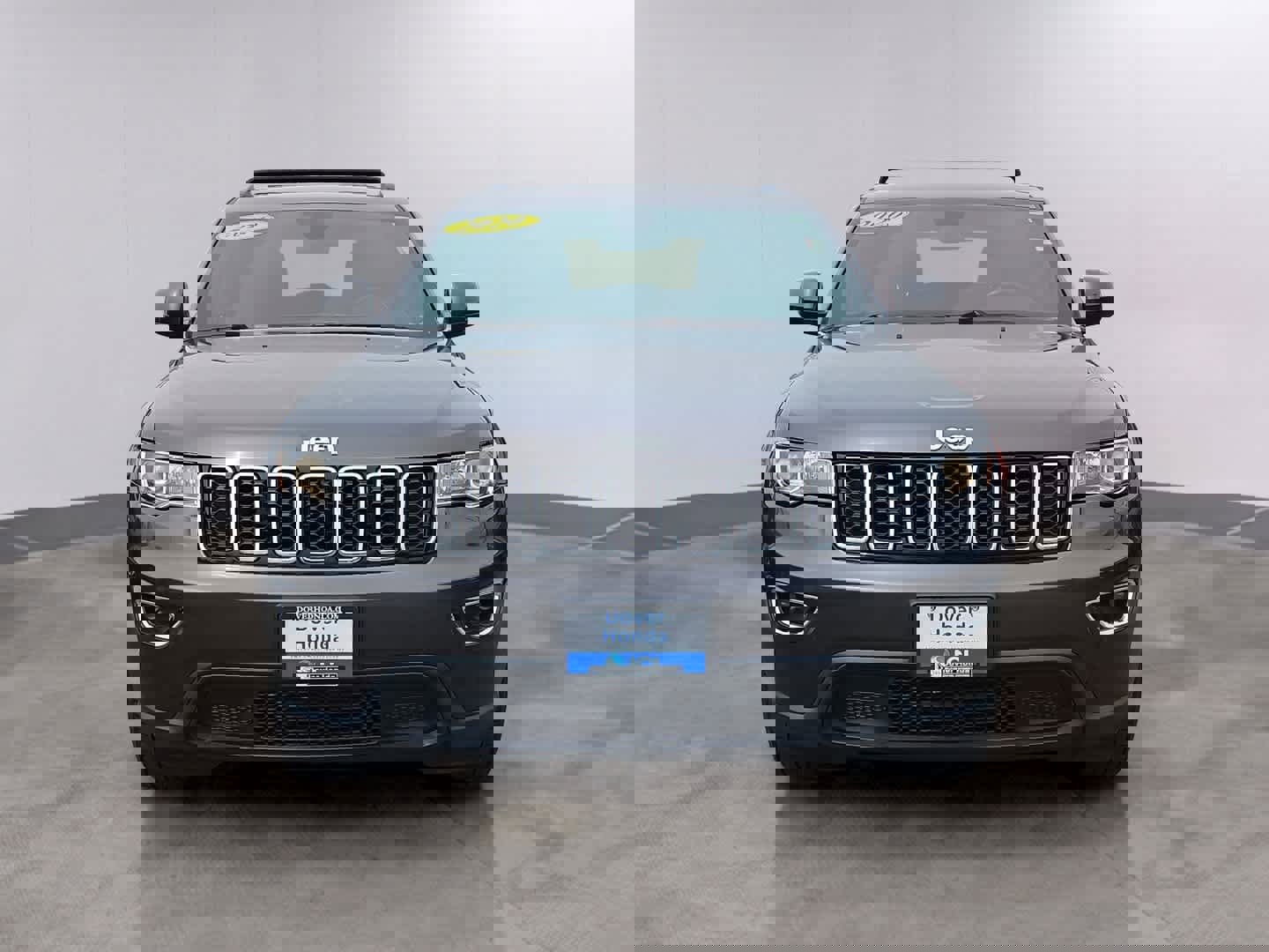 Used 2020 Jeep Grand Cherokee Laredo AWD/4WD image 3