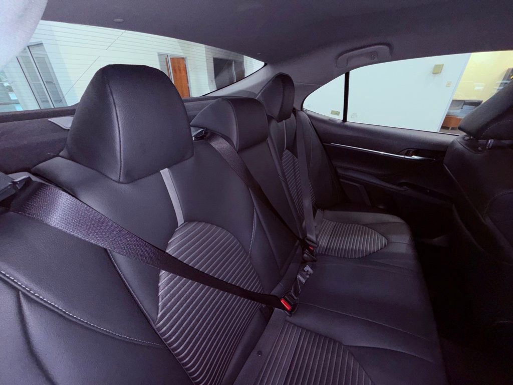 Used 2018 Toyota Camry SE image 10