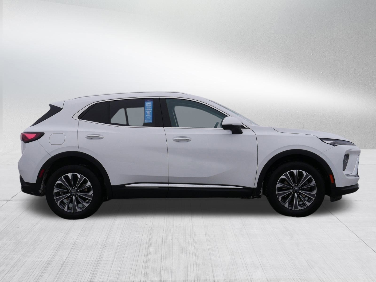 Certified 2025 Buick Envision Preferred image 8