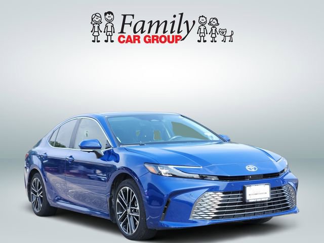 Used 2025 Toyota Camry XLE w/ Premium Plus Package AWD/4WD image 2