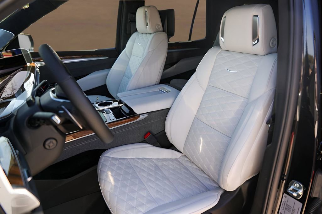 Certified 2025 Cadillac Escalade Sport Platinum w/ LPO, Floor Liner Package image 7