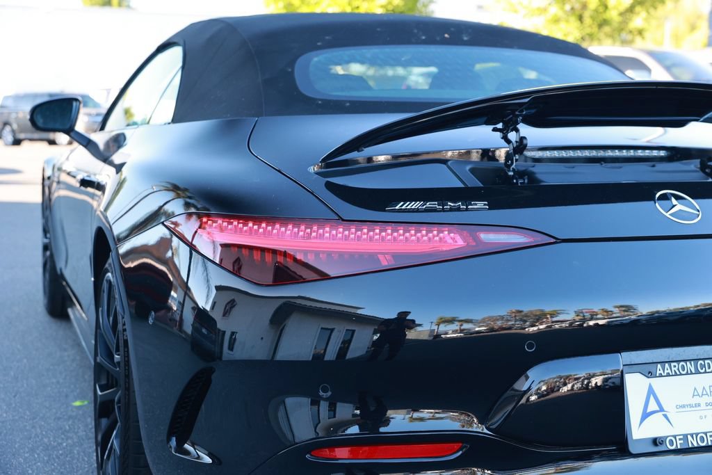 Used 2022 Mercedes-Benz SL 55 AMG 4MATIC image 16