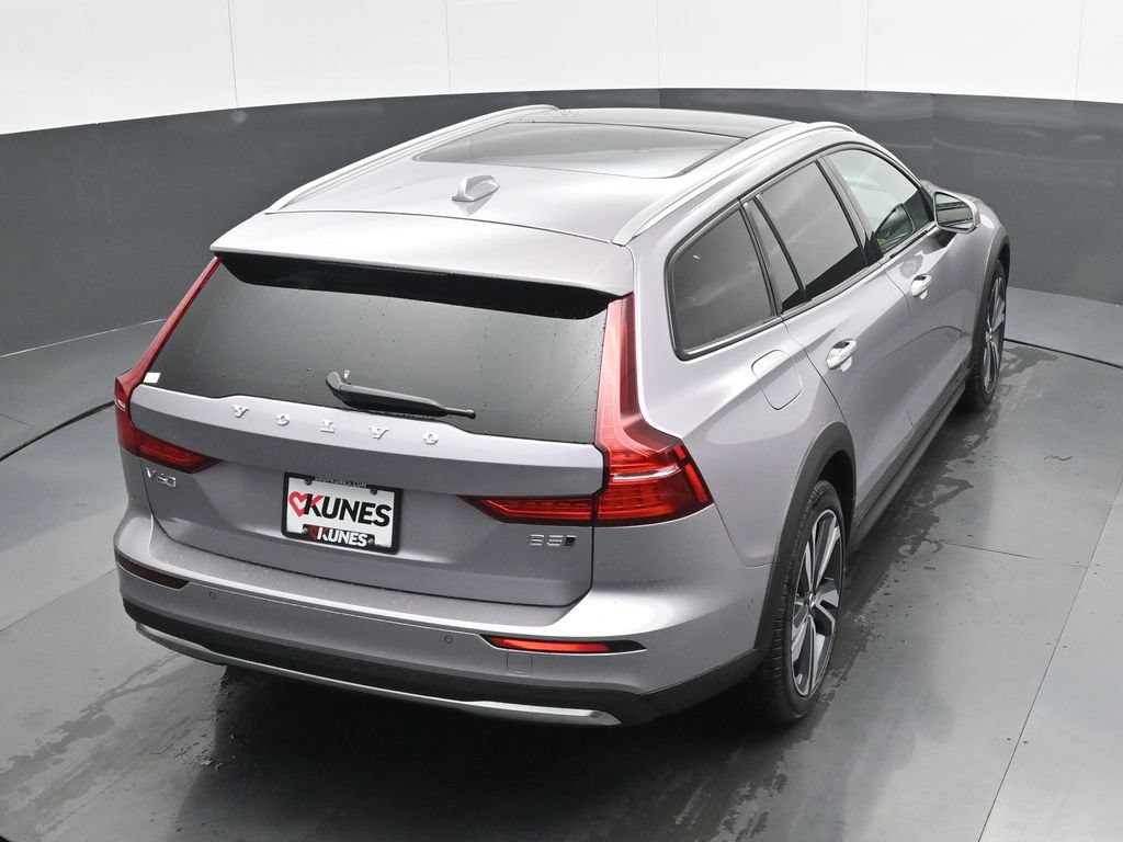 New 2026 Volvo V60 B5 Cross Country Plus w/ Climate Package AWD/4WD image 30