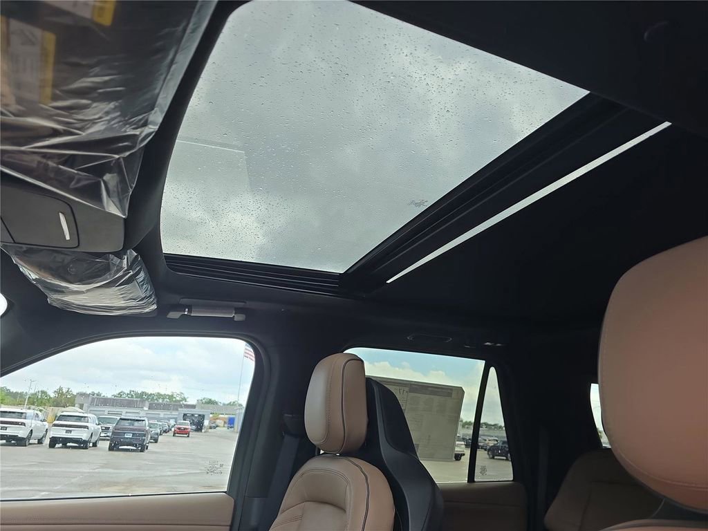 New 2026 Lincoln Navigator Black Label AWD/4WD image 29
