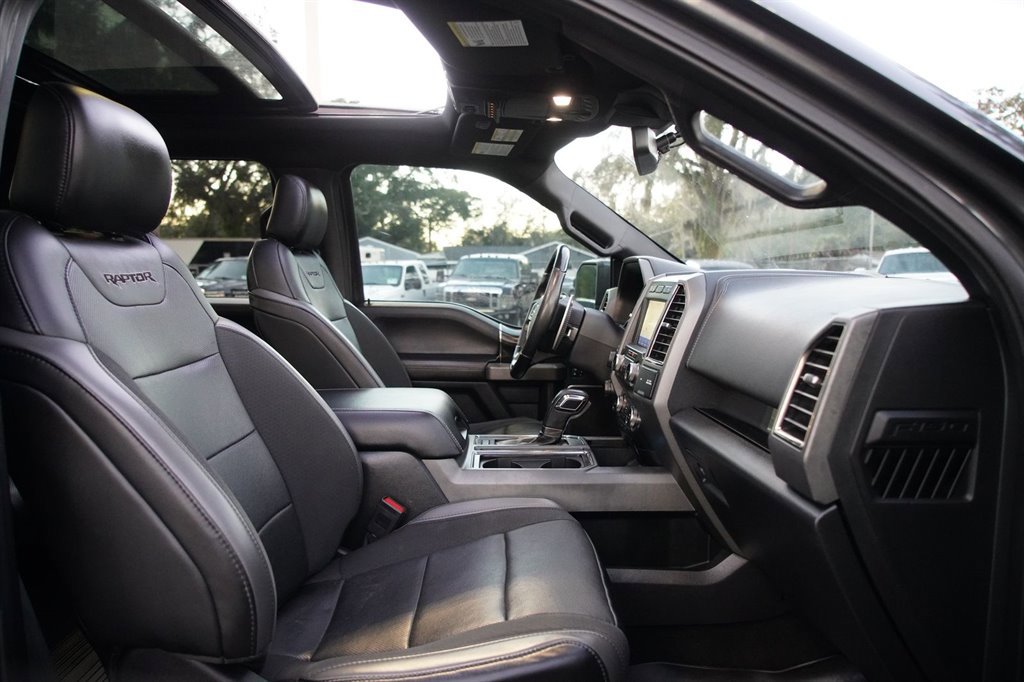 Used 2019 Ford F150 Raptor w/ Equipment Group 802A Luxury AWD/4WD image 17