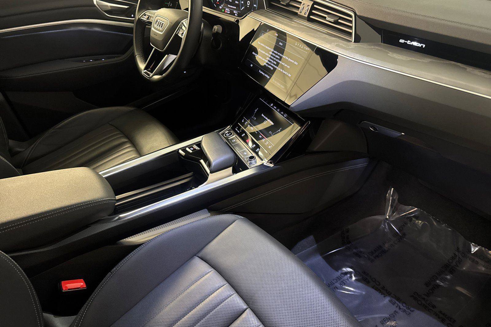 Certified 2023 Audi e-tron Premium Plus w/ Premium Plus Package image 16