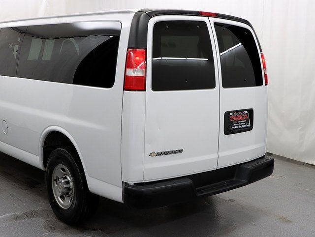 Used 2020 Chevrolet Express 3500 LS image 7