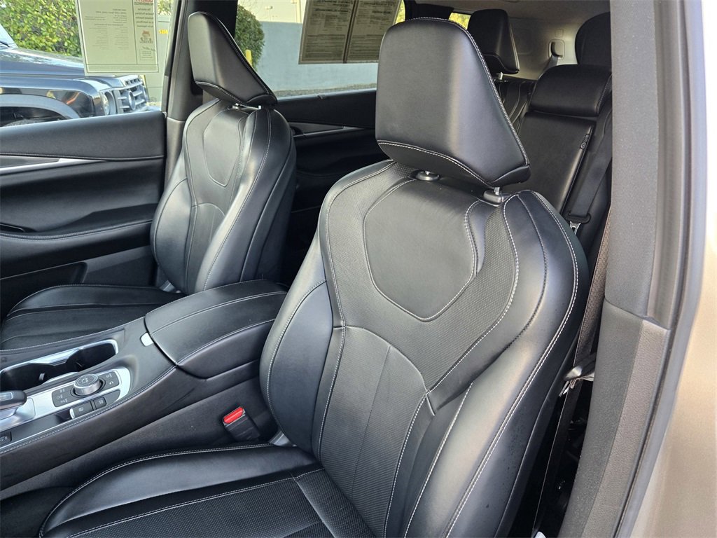 Used 2023 INFINITI QX60 Luxe w/ Cargo Package image 15