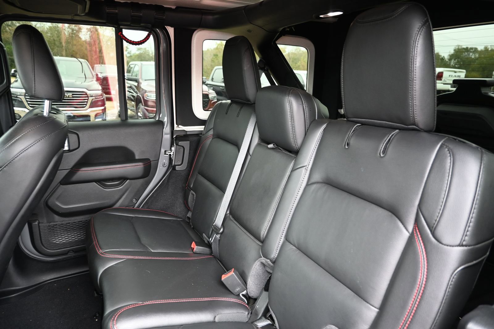 Used 2021 Jeep Wrangler Unlimited Rubicon image 25