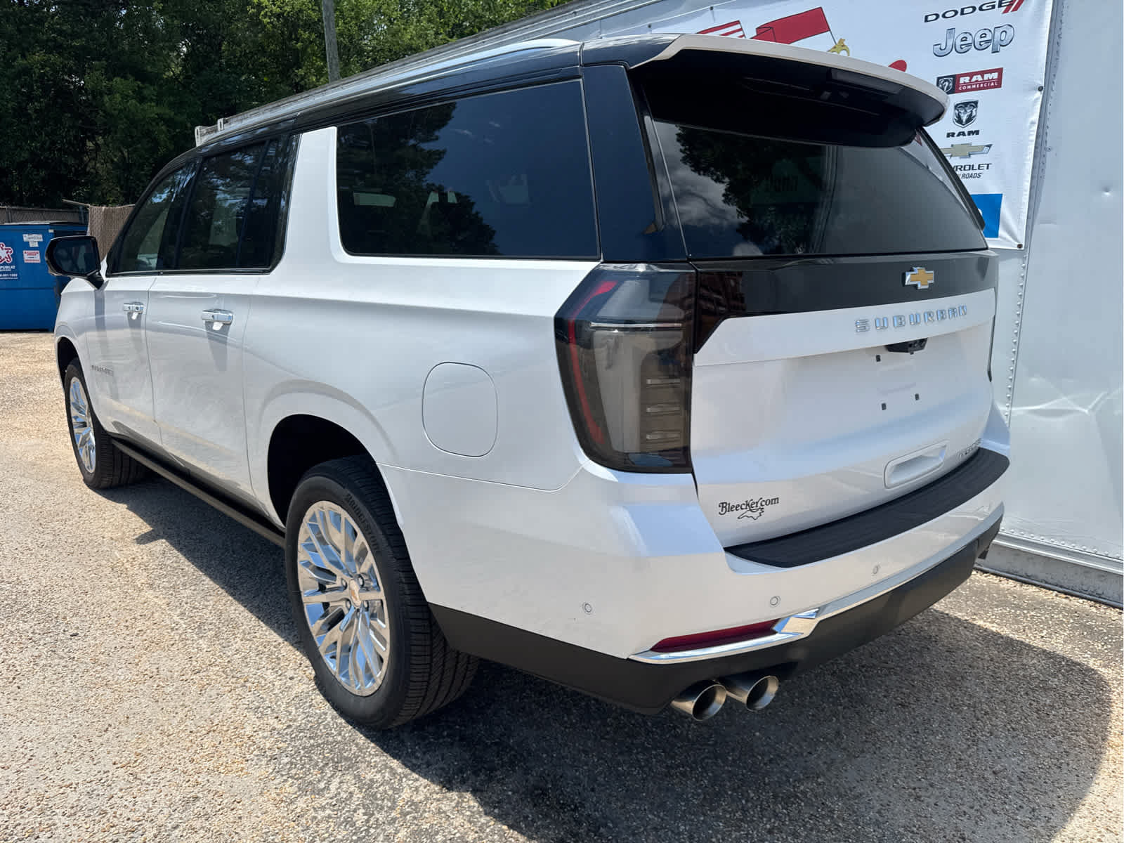New 2025 Chevrolet Suburban Premier RWD image 7