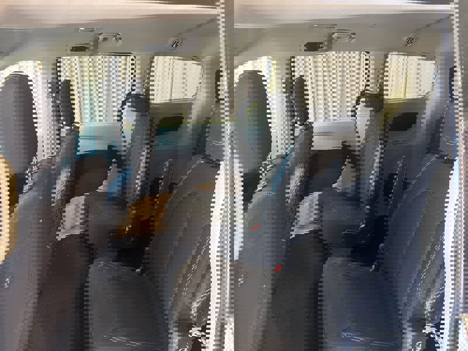 Used 2023 Chrysler Voyager LX image 16