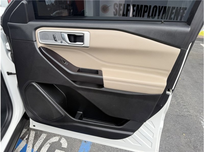 Used 2020 Ford Explorer Limited w/ Class III Trailer Tow Package image 36