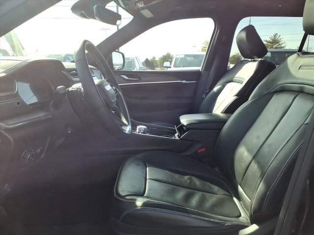 Used 2023 Jeep Grand Cherokee Overland image 24