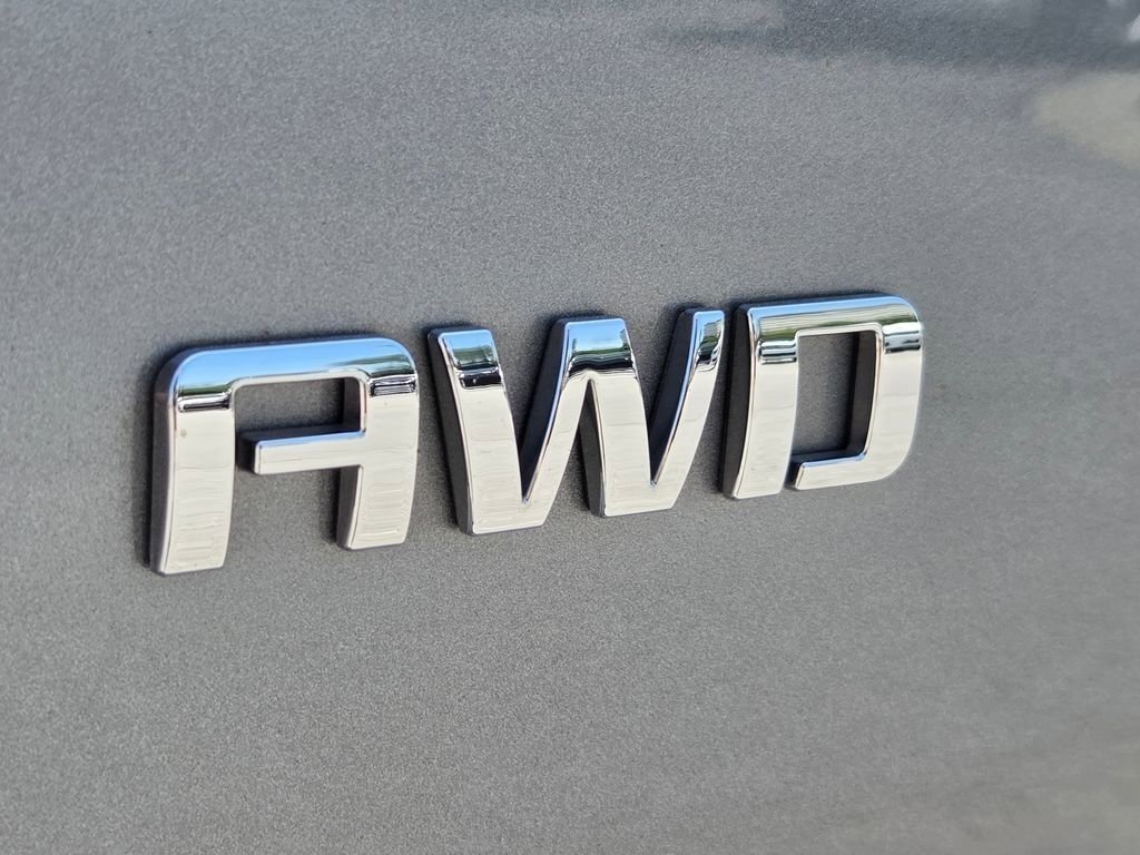 Used 2023 Chevrolet Traverse Premier AWD/4WD image 8
