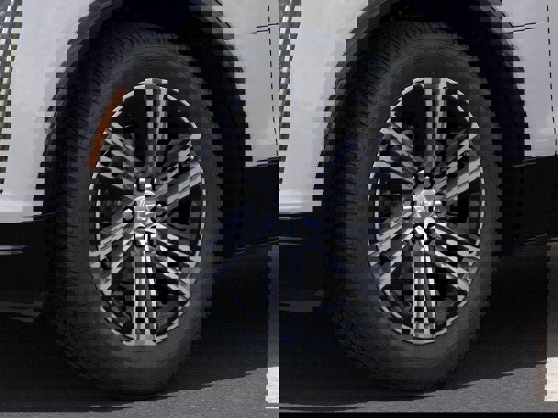 New 2025 Cadillac Lyriq Luxury w/ LPO, Floor Liner Package image 9