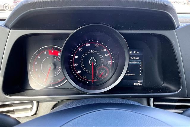 Used 2023 Hyundai Elantra SEL image 12