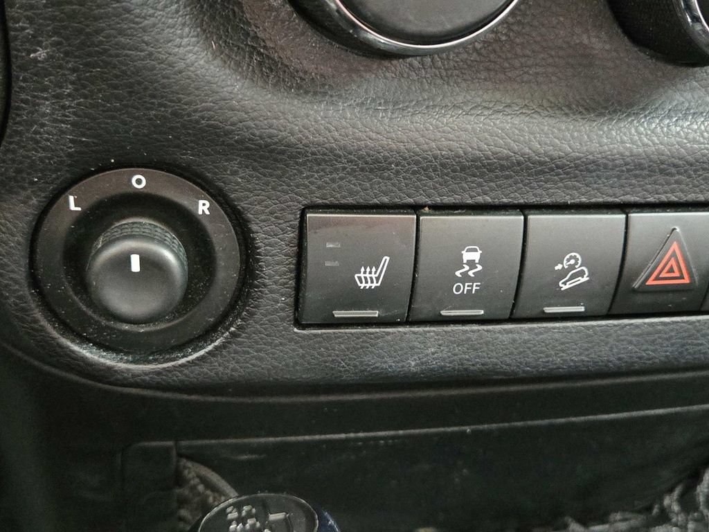 Used 2015 Jeep Wrangler Unlimited Sport w/ Quick Order Package 24S AWD/4WD image 31