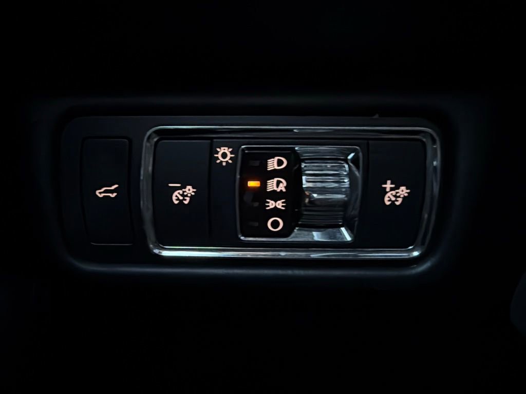 Used 2023 Lincoln Aviator AWD w/ Premium Package image 26