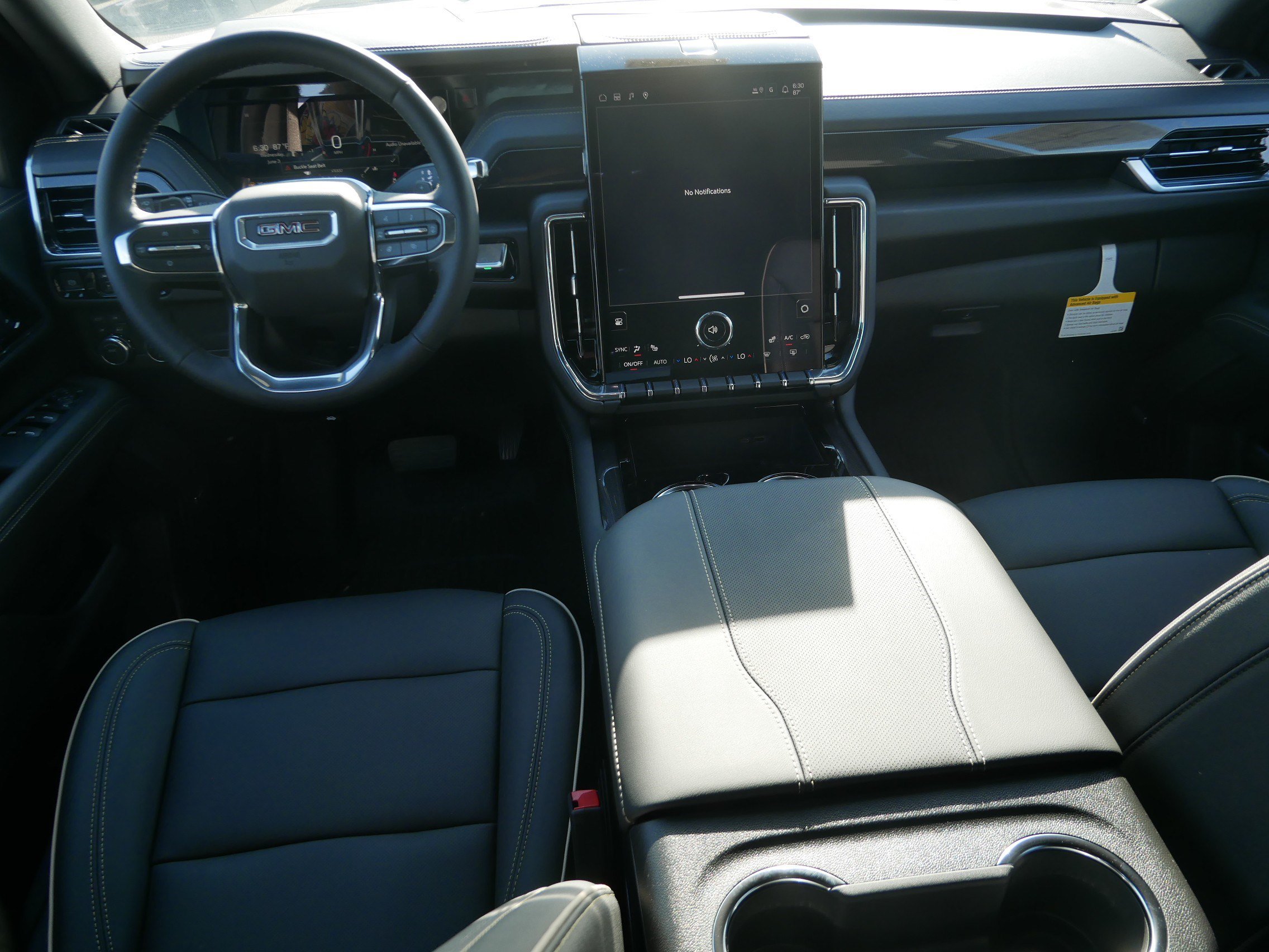 New 2026 GMC Yukon XL Elevation w/ LPO, Floor Liner Package AWD/4WD image 6