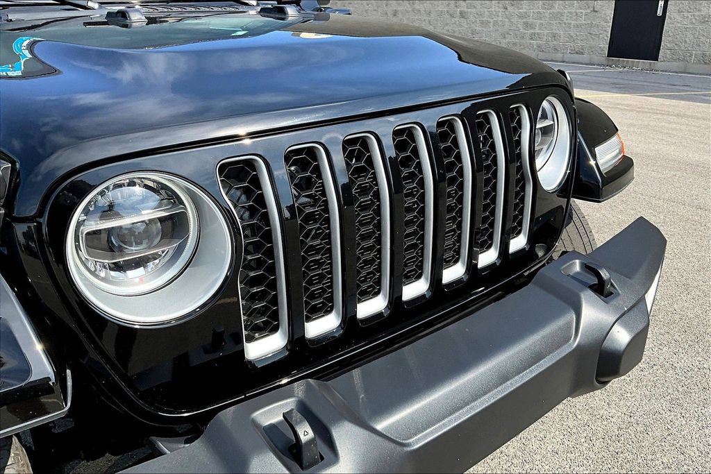 Used 2021 Jeep Wrangler Unlimited Sahara w/ Cold Weather Group image 29