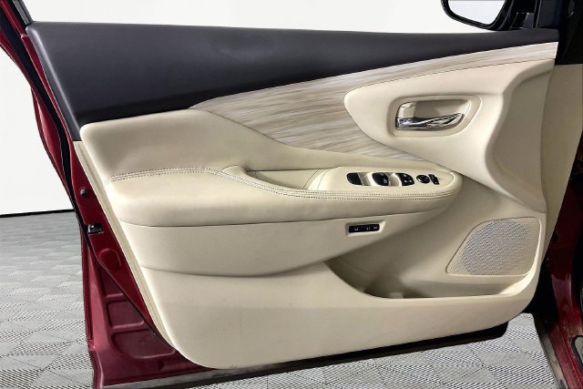 Used 2015 Nissan Murano SL w/ SL Technology Package FWD image 12