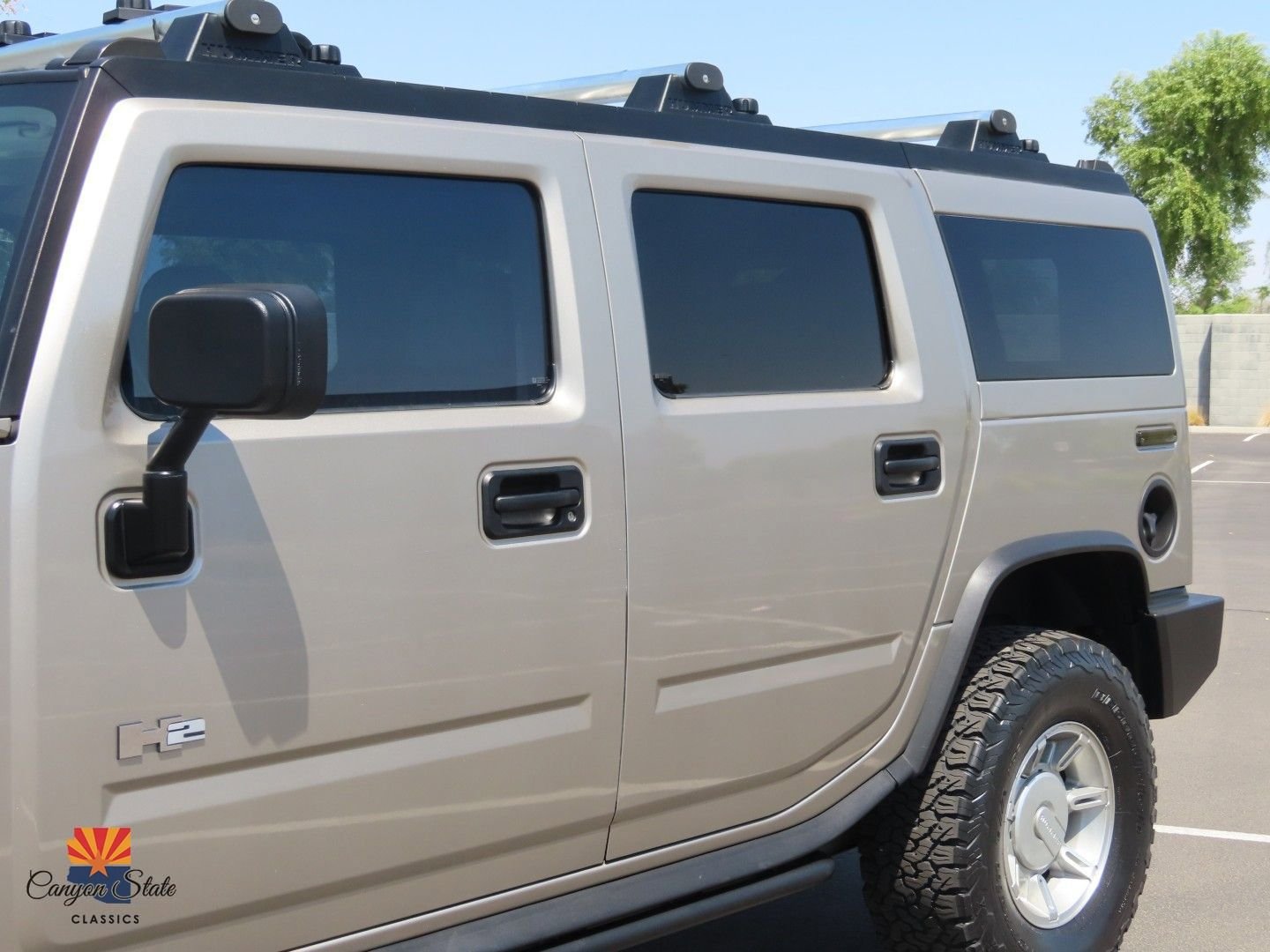 Used 2003 HUMMER H2 w/ Preferred Equipment Group image 21