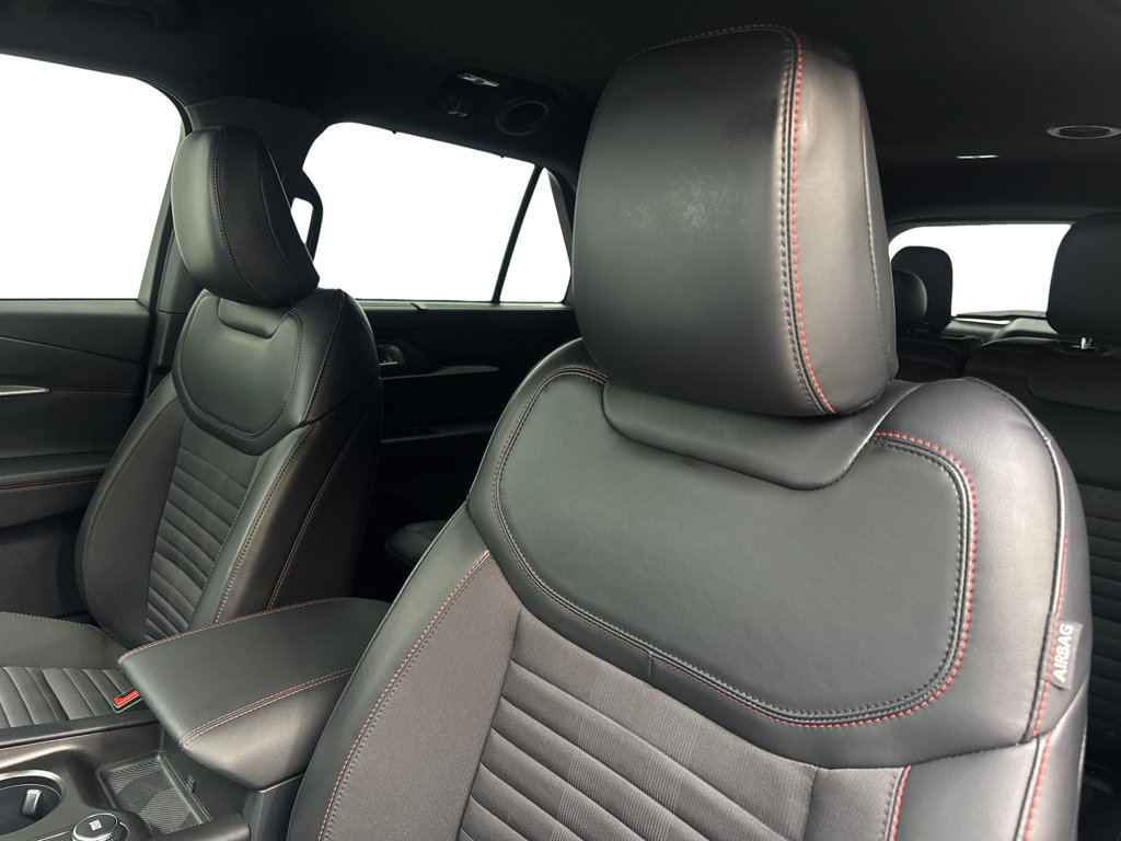 Used 2025 Ford Explorer ST-Line w/ Premium Package RWD image 24
