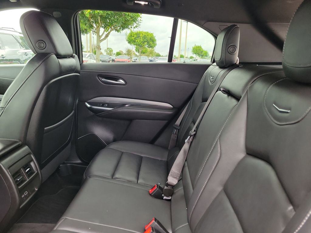 Used 2025 Cadillac XT4 Premium Luxury FWD image 17