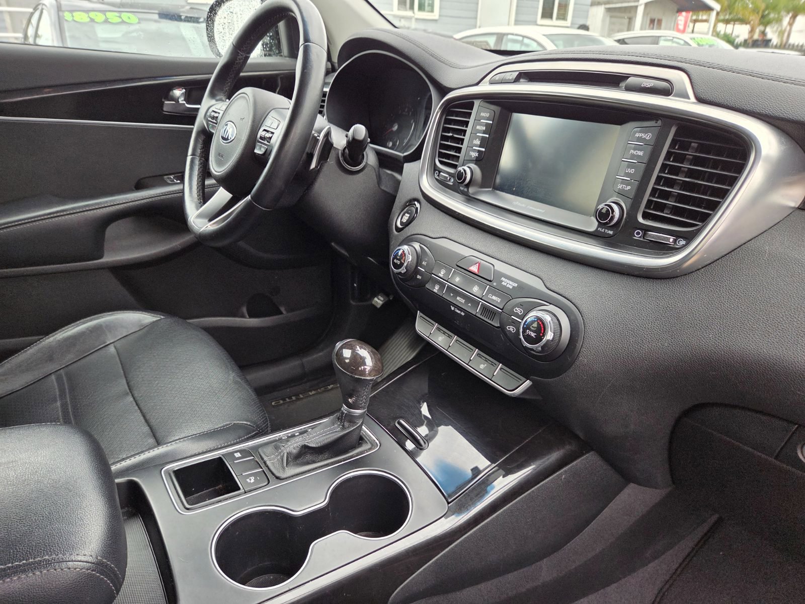 Used 2017 Kia Sorento EX image 16