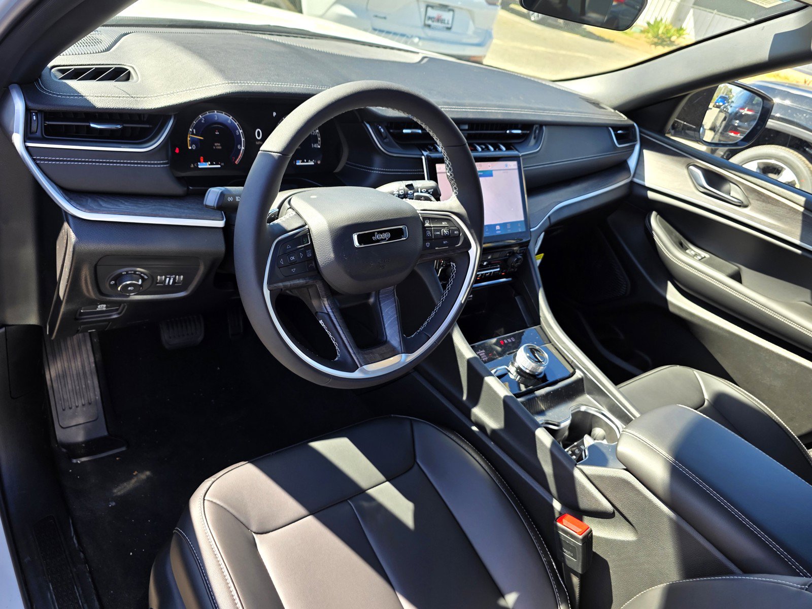 New 2025 Jeep Grand Cherokee Limited AWD/4WD image 9