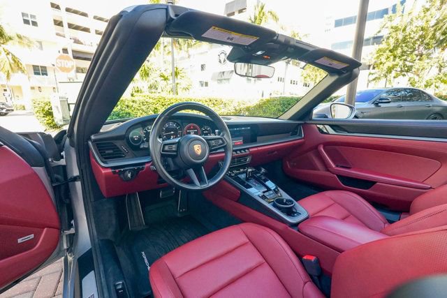 Used 2021 Porsche 911 Carrera image 3