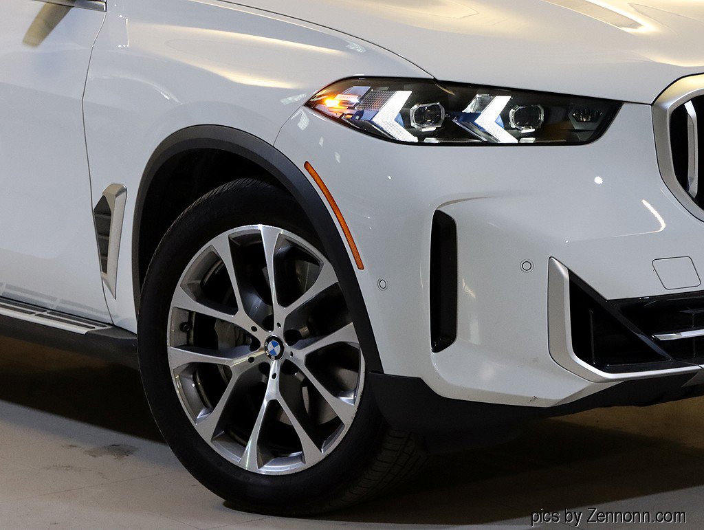 Used 2026 BMW X5 xDrive50e w/ Climate Comfort Package AWD/4WD image 3
