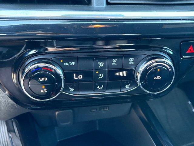 Used 2024 Chevrolet Trax RS FWD image 28