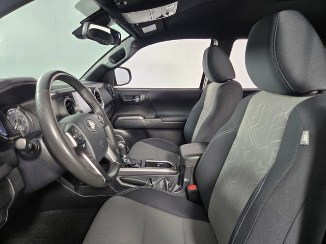 Used 2022 Toyota Tacoma TRD Sport w/ Technology Package RWD image 10
