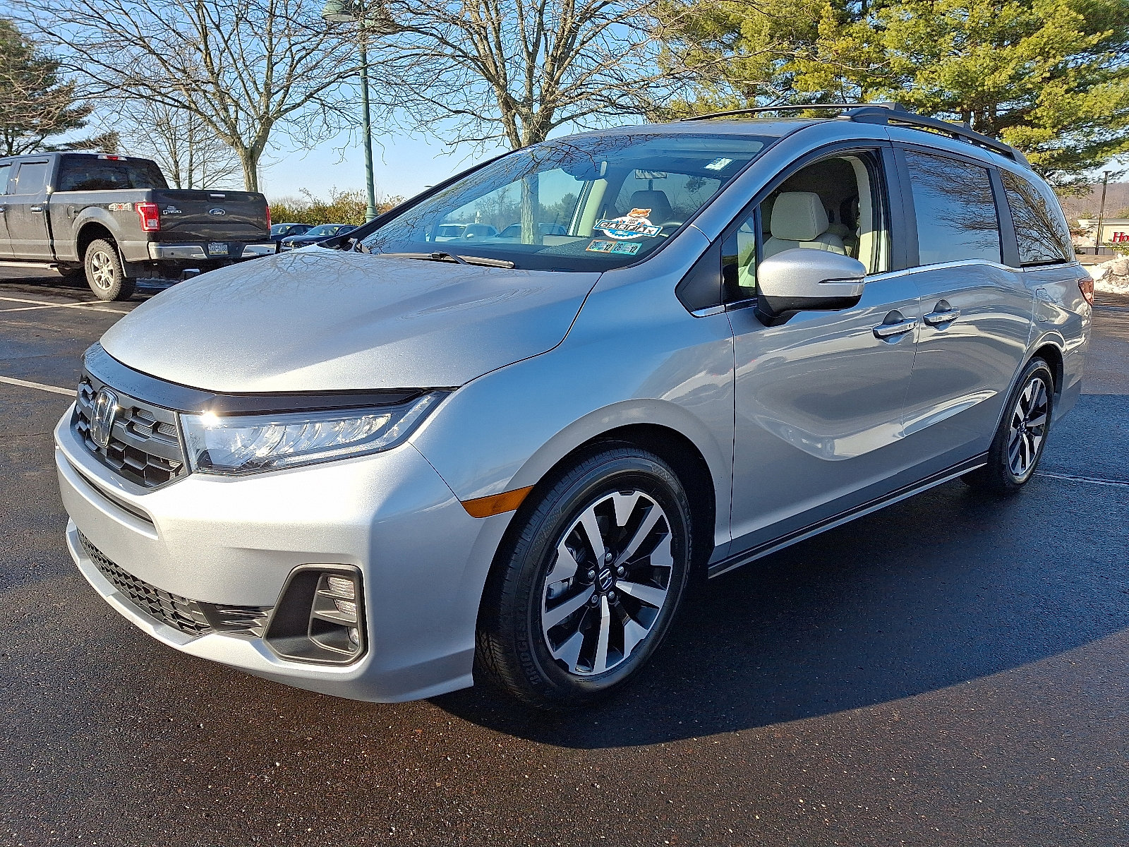 Used 2025 Honda Odyssey EX-L image 3