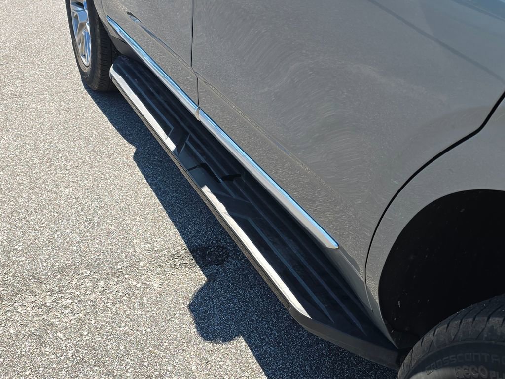 Used 2025 GMC Yukon Denali AWD/4WD image 13