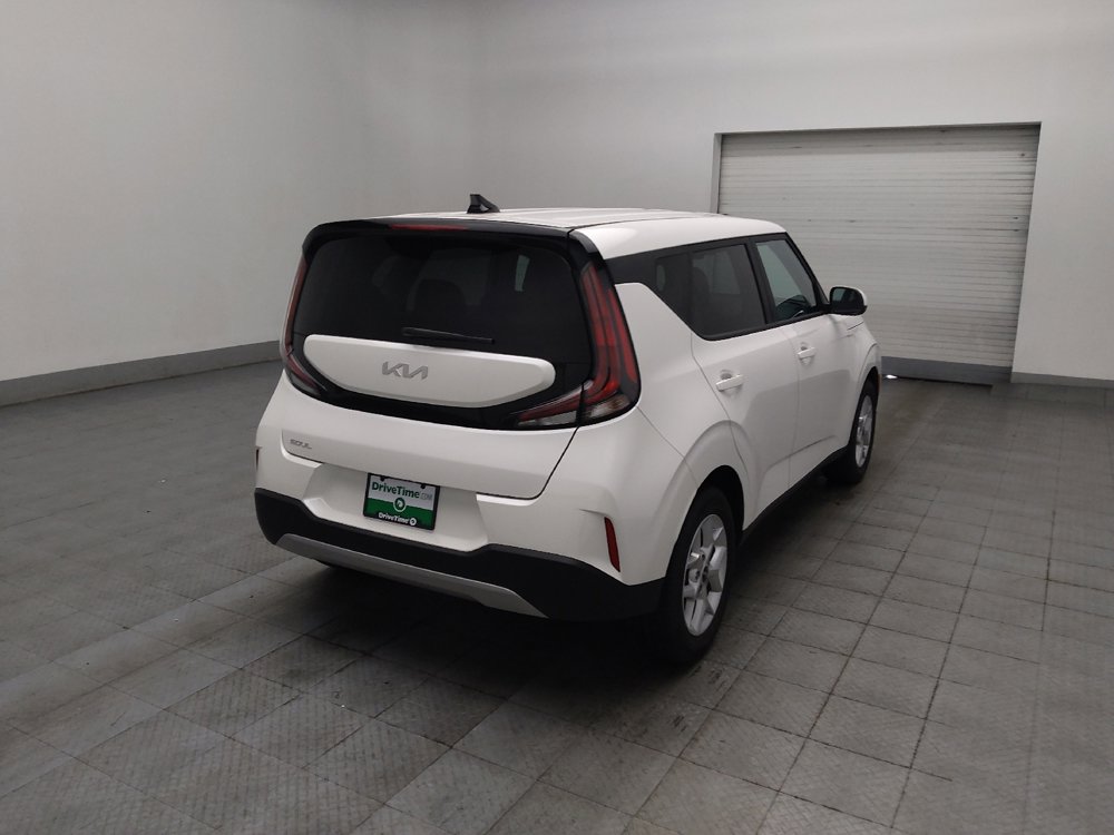 Used 2025 Kia Soul LX FWD image 9