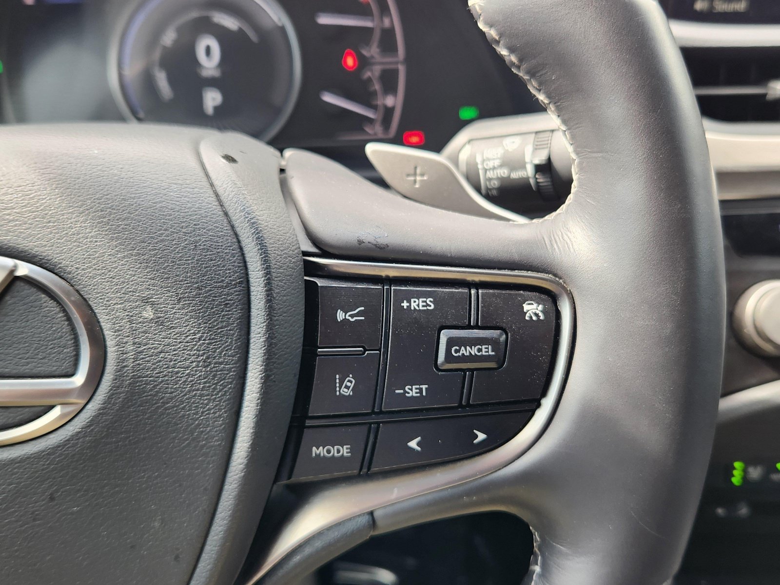 Certified 2021 Lexus ES 300h w/ Luxury Package FWD image 34