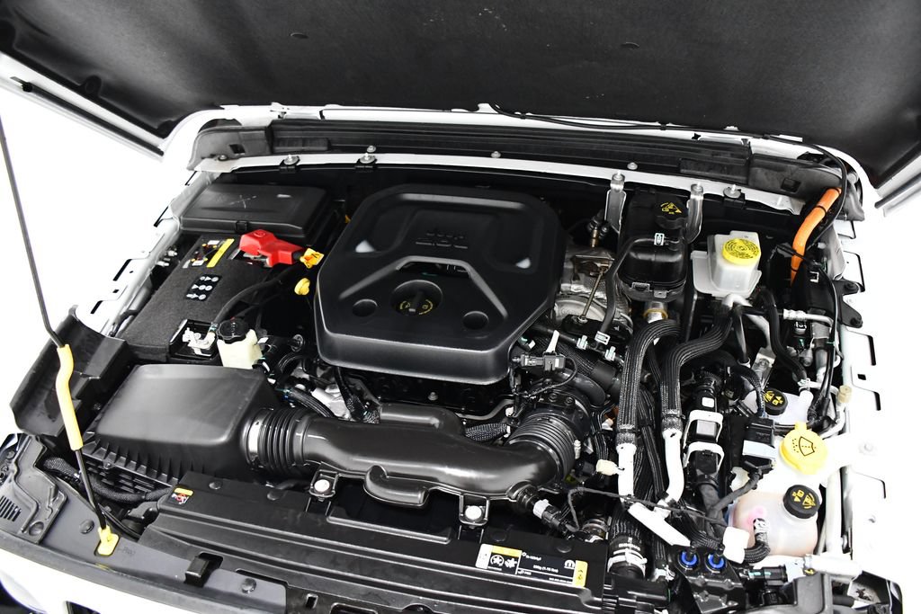 Used 2023 Jeep Wrangler Unlimited Sahara AWD/4WD image 6