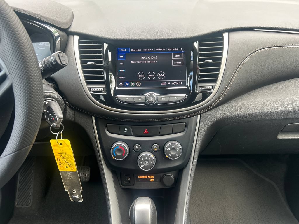 Used 2020 Chevrolet Trax LT AWD/4WD image 23