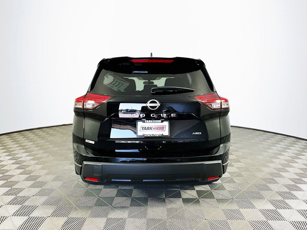 New 2026 Nissan Rogue S image 9