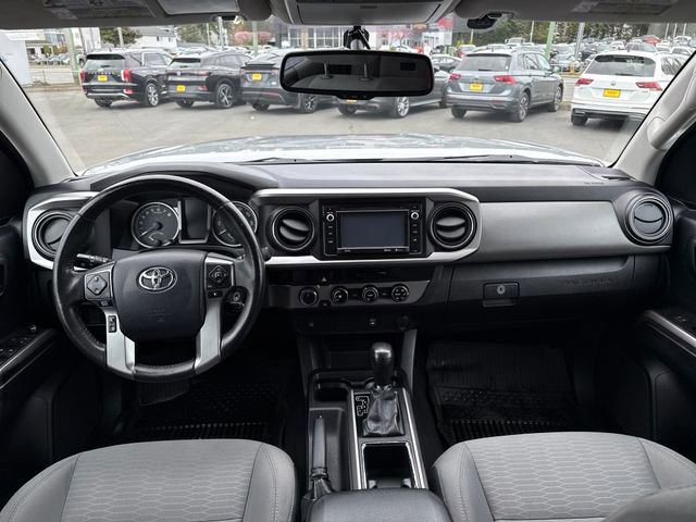 Used 2017 Toyota Tacoma SR5 w/ Tow Package AWD/4WD image 14