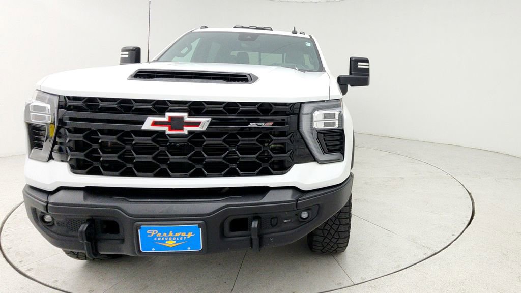 Used 2024 Chevrolet Silverado 2500 ZR2 w/ ZR2 Bison Edition image 2