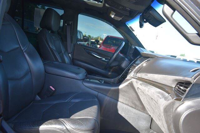 Used 2016 Cadillac Escalade Platinum AWD/4WD image 19